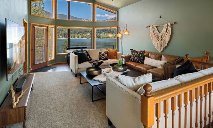 Hope House | Stunning Waterfront Home in Hope, Idaho!