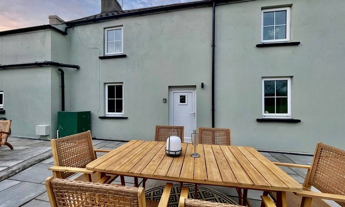 Jameston Cottage | Style House Luxury Cottage