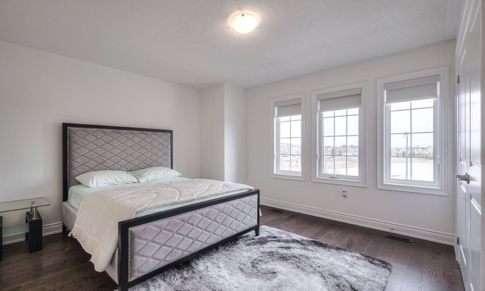 Bradford House | Stylish and Cozy Suite
