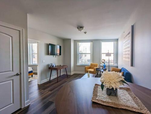 Champaign Apartment | Stylish 1 BR 1BA at The Inman