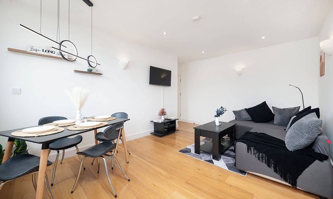 Stockwell Apartment | Stylish 2-Bed Apartment in Stockwell –Free Wifi & Fast Access to Oxford Circus