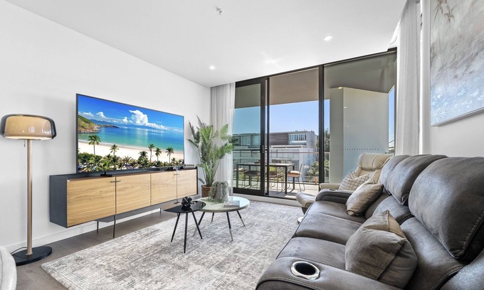 North Fremantle Apartment | Stylish 2-Bed Apartment with Rooftop BBQ Access