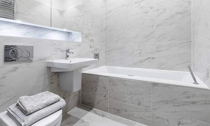 Whittington House | Stylish 2 bedroom apartment in a historical building at Mill Hill