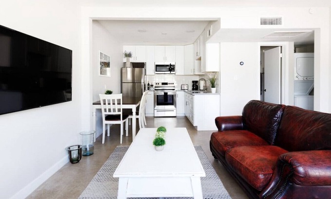 Camelback East Condo | Stylish 2 Bedroom Camelback