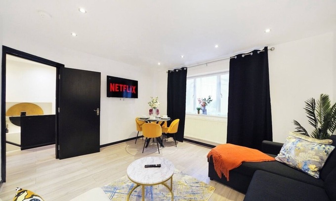 Cavendish Apartment | Stylish 2-Bedroom Flat in Prime London Location
