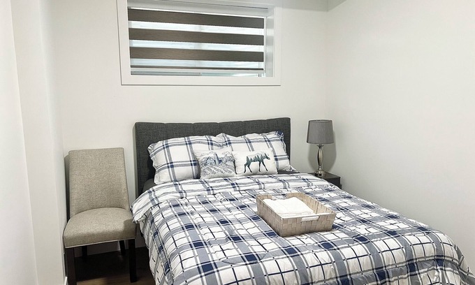 Northeast Edmonton House | Stylish 2 BR Suite + Free Parkingn5 mins from highway, Cinema & Town Centre