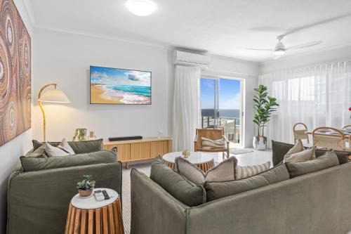 Redcliffe Apartment | Stylish 3-Bed Apartment in Coastal Redcliffe