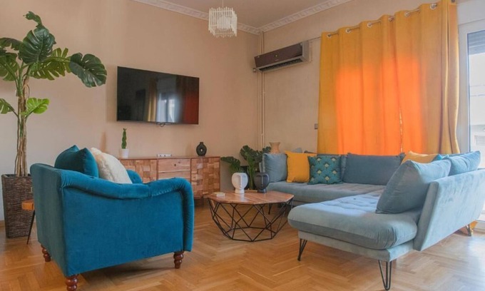 Piraeus Apartment | Stylish 3 bedroom appartment Piraeus Center next to port and metro
