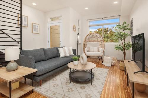 Minor House | Stylish 3 BR Capitol Hill Home With 96 Walk Score