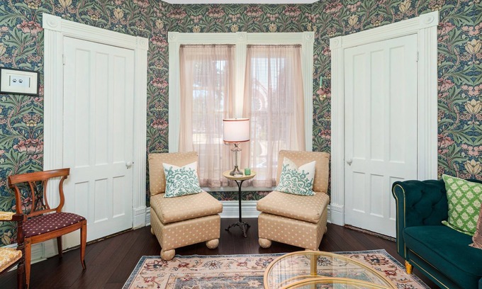 Stillwater Apartment | Stylish 3BR Apt | River Views Screen Porch Firepit