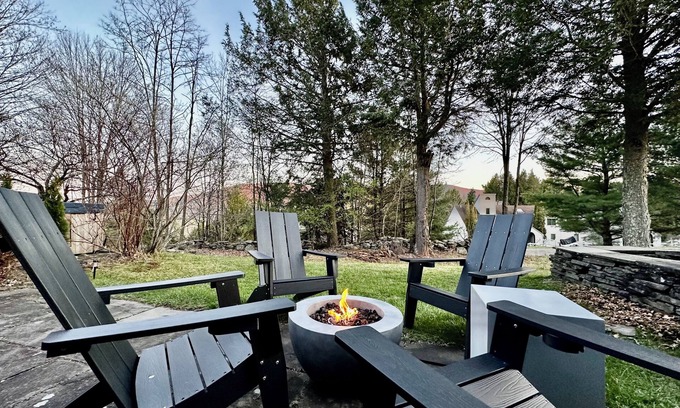 Windham House | Stylish 3BR Getaway – 3 Minutes to Windham Mountain Resort, AC & WiFi Included!