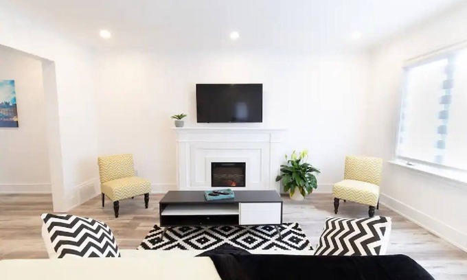 Clanton Park House | Stylish 4 Bedroom/2 Bath by Bathurst & Wilson