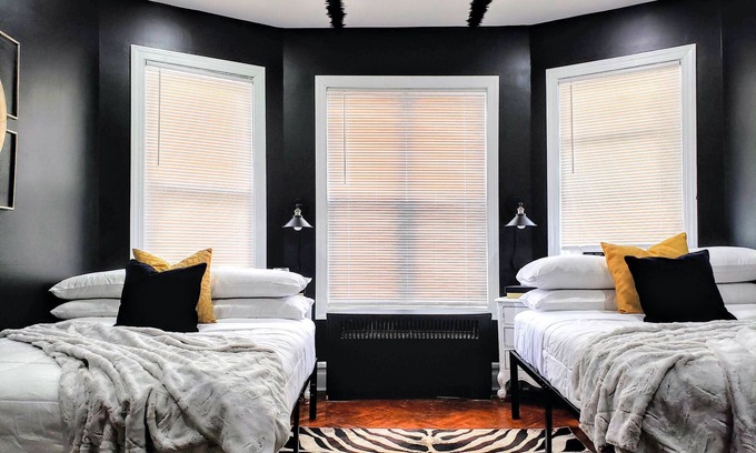 Weequahic House | Stylish 5-Bedroom Duplex Near NYC for Large Groups/Sleeps 16+Breakfast Included