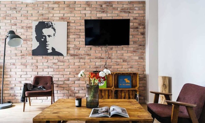 Kazimierz Apartment | Stylish 6-person apartment with movie posters