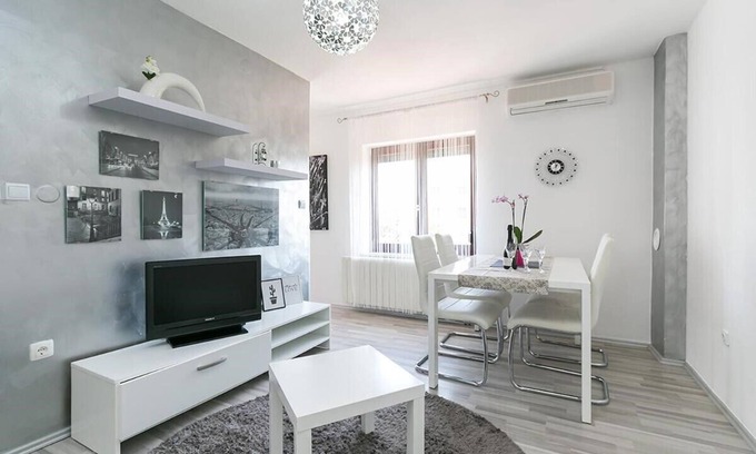 Vrsar Apartment | Stylish and modern apartment Maria-Leni in Vrsar