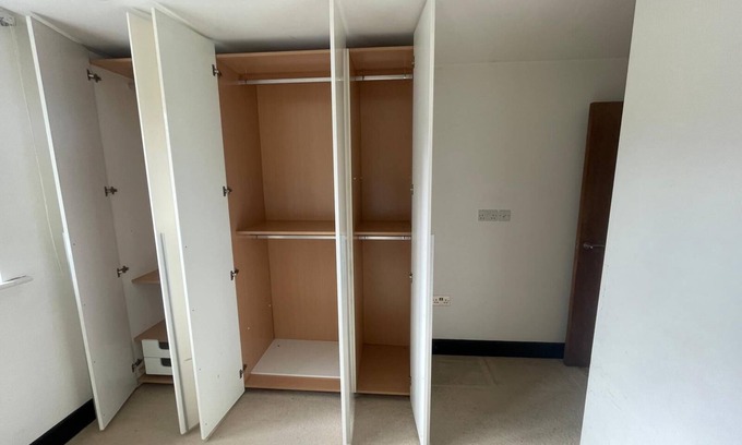 Kingswood Apartment | Stylish and spacious 2 bedroom flat 20 minutes from Gatwick airport
