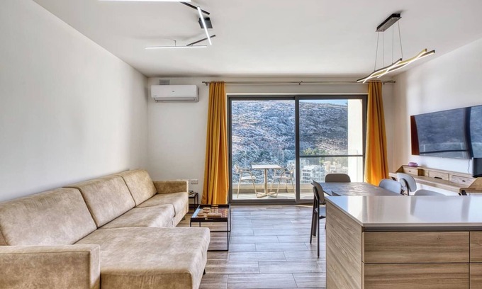 Xlendi Apartment | Stylish Apartment - Breathtaking Views in Xlendi
