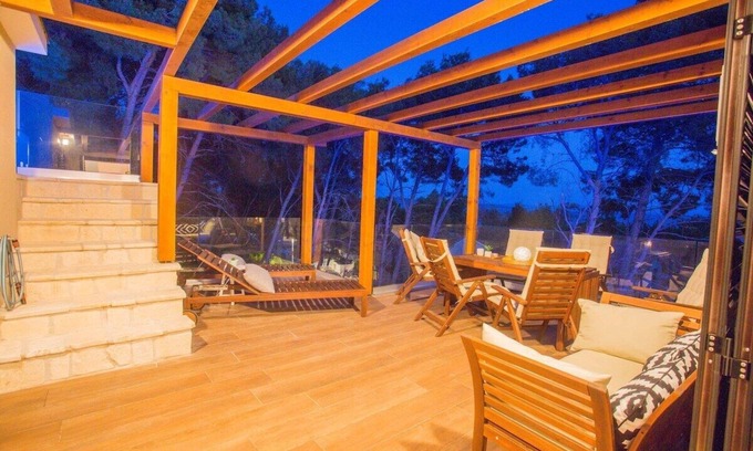 Ivan Dolac Apartment | Stylish Apartment HighLife with Terrace and Private Pool