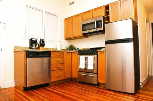 Medford Apartment | Stylish Apartment in Malden. 20 min from Boston