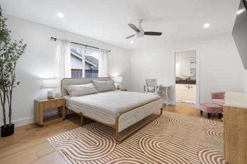 North Austin Civic Association House | Stylish Austin Escape 4BR, 2BA, Minutes from Domain, Q2 Stadium