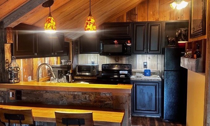 Mouth of Wilson Apartment | Stylish `Barn Loft` near Grayson Highlands
