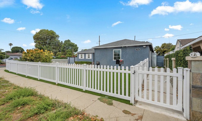 Reseda House | Stylish Brand-new ADU in Reseda