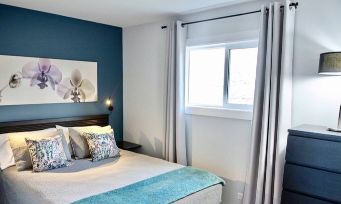 Prince George House | Stylish~Bright 3BR ~A/C~Near Hospital~Free WiFi~Dog Friendly