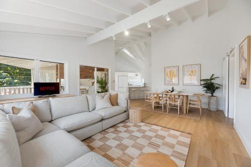 Maroochydore Apartment | Stylish & Central Coastal Apartment