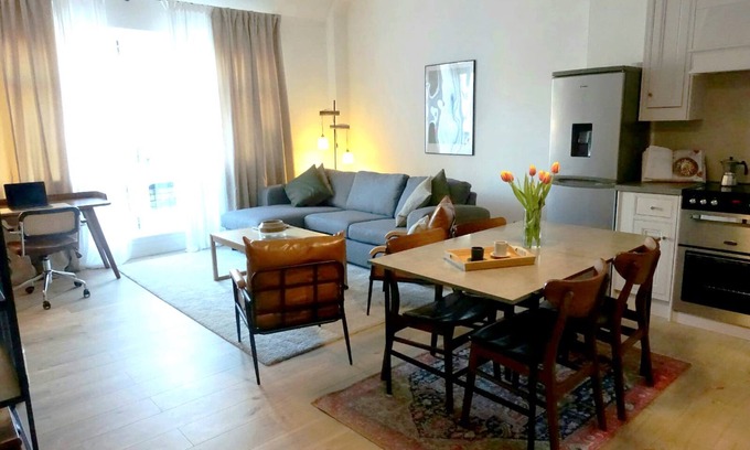 Liverpool City Centre Apartment | Stylish city-centre apartment with balcony