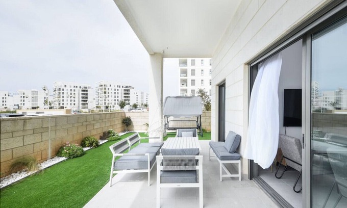 Nahariya Apartment | Stylish Coastal Oasis