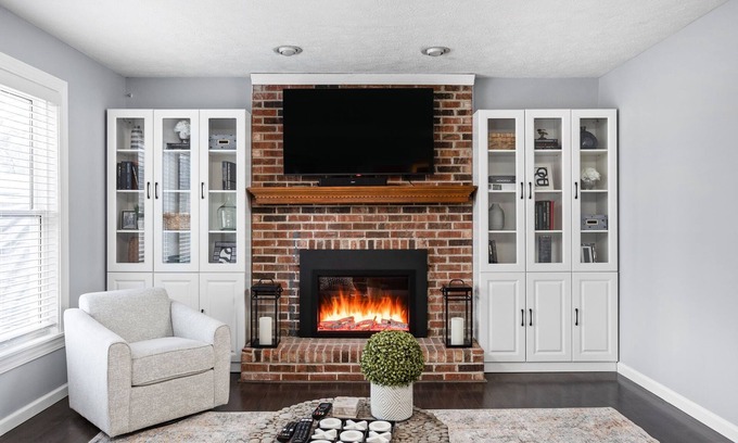 Carmel House | Stylish Comfort and Hot Tub at Clay Terrace