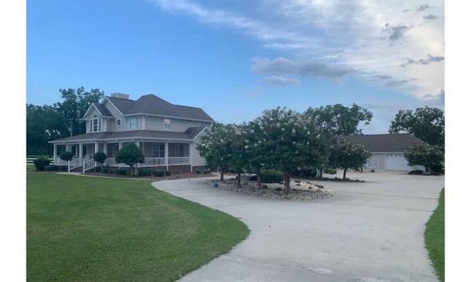 Eastman Other | Stylish, comfortable, and private Guest House.