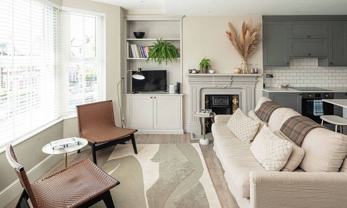 Stroud Green Apartment | Stylish Crouch End 2B2B Flat - Sleeps 6