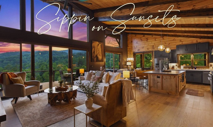 Raccoon Ridge Cabin | Stylish Decór, Mesmerizing Views, HotTub, Secluded