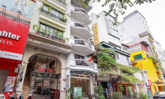 Truc Bach House | Stylish Deluxe Stay | Prime Hanoi Location