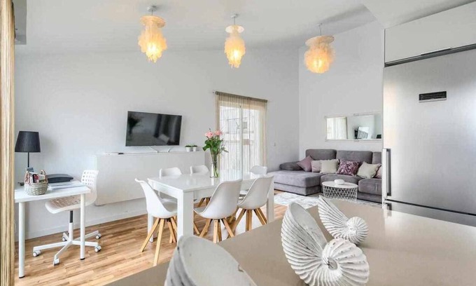 Altea Apartment | Stylish Duplex in old town, 6p, WiFi, A/A, Parking, bike station, pool, terrace