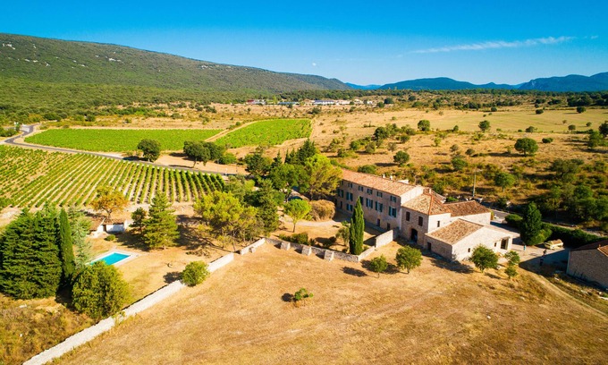 Brissac Apartment | Stylish duplex within an award-winning vineyard; shared pool; great location