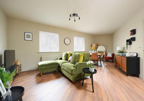 Malmesbury Apartment | Stylish Flat With Sofa Bed in Malmesbury!