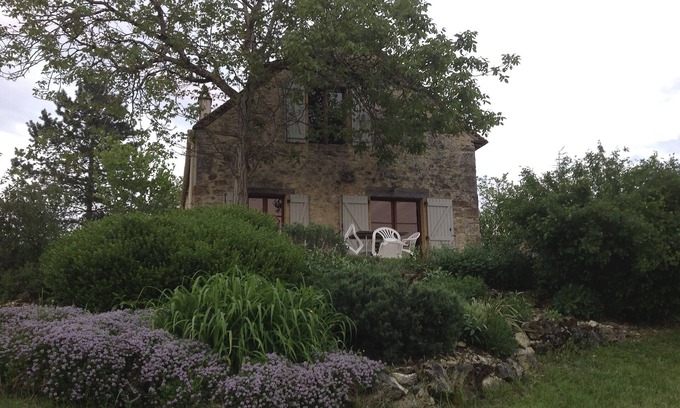 Saint-Julien-de-Lampon House | Stylish, 1830s Stone Barn on13 acres, 20 mins Sarlat. Relaxing and private
