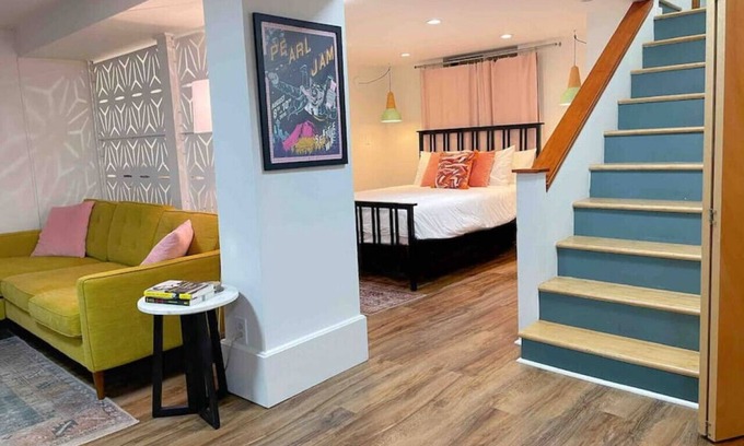 Fremont Apartment | Stylish Fremont Suite | Walkable & Pet-Friendly