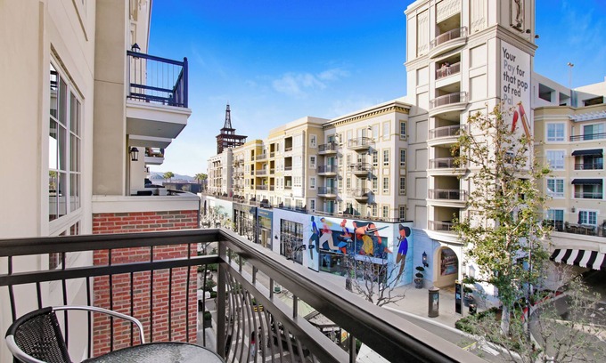 Pacific - Edison Apartment | Stylish, furnished 2Bedroom at the Americana at Brand!