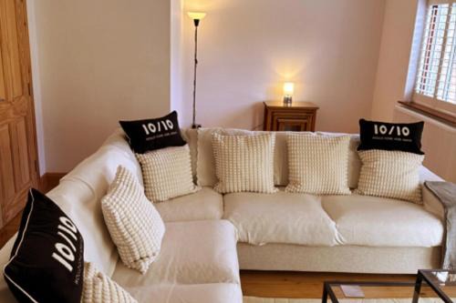 Oxted House | Stylish Happiness Home - Surrey