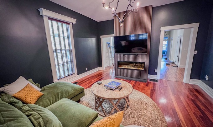 New Albany House | Stylish historic home, 10ft ceilings, pet friendly private fenced in back yard!