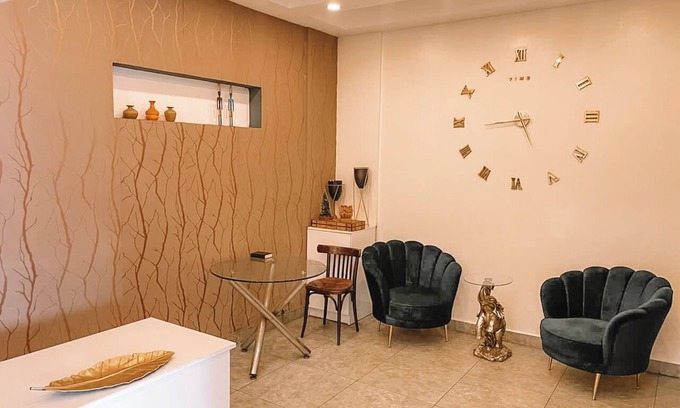Labone Hotel | Stylish hotel room in Osu