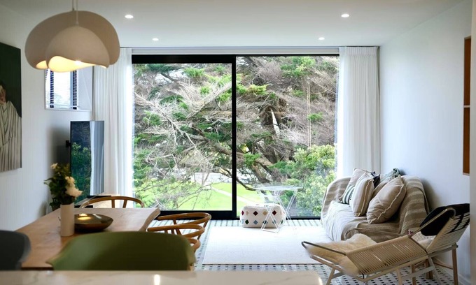 Northcote House | Stylish House with Great City Views