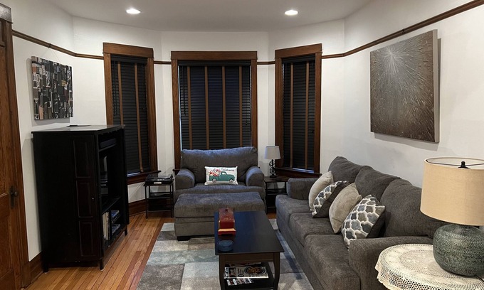 Avondale Apartment | Stylish, Inviting 2-BR near Logan Square and Wrigley Field