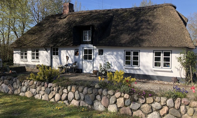 Seeth Cottage | Stylish living under thatch