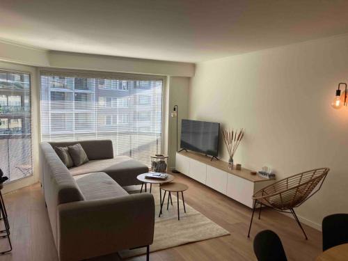 Ostend City Centre Apartment | Stylish, modern apartment with two bedrooms, located in the vibrant heart of Ostend T110