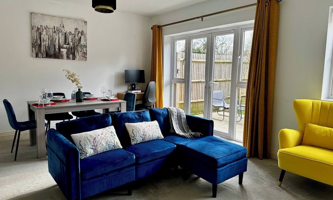 Bracknell House | Stylish modern family-friendly retreat in the heart of Berkshire