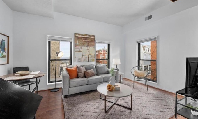 Mount Adams Apartment | Stylish Mt Adams 1BR in great location